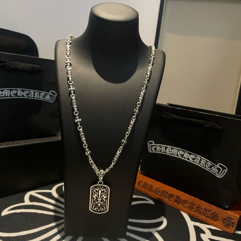 Ch*0me He**ts necklaces